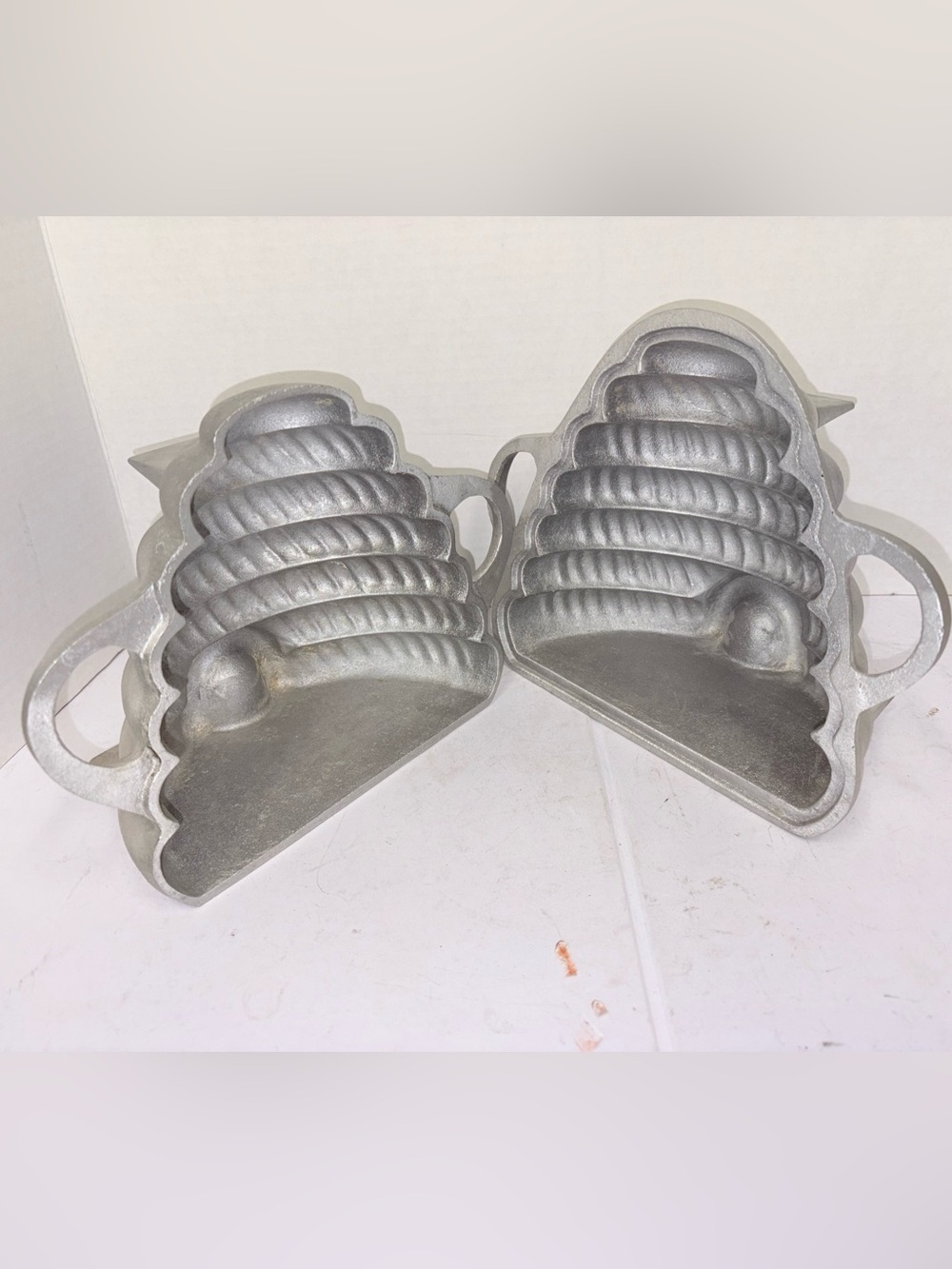 Martha Stewart Beehive Cake Pan